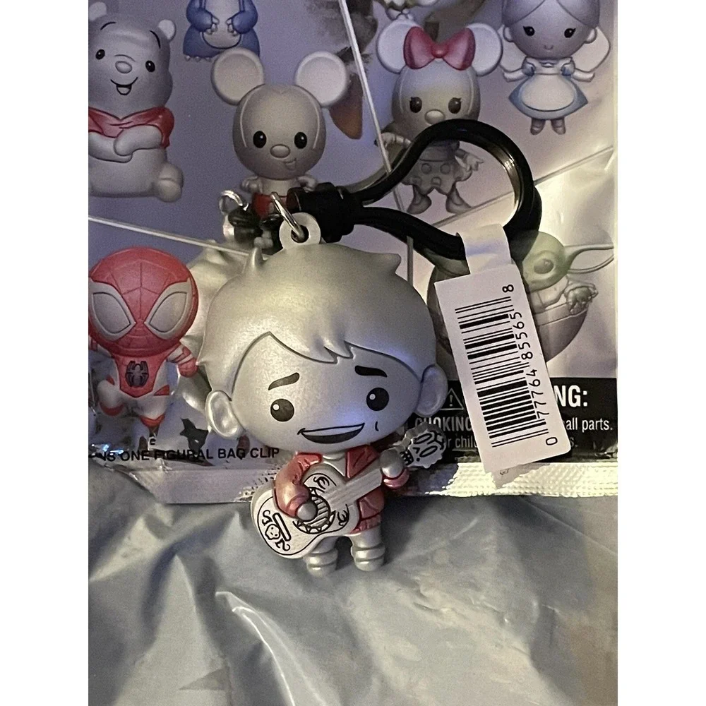 Walt Disney 100‎ Series 1 Figural 3D Keychain Bag Clip - Coco - Silver Miguel